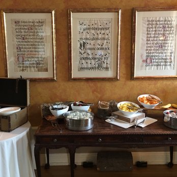Wyndhurst Restaurant At Cranwell - Fruit at the buffet (no one could translate the text above) - Coffee & Tea Near Me - Lenox, Massachusetts