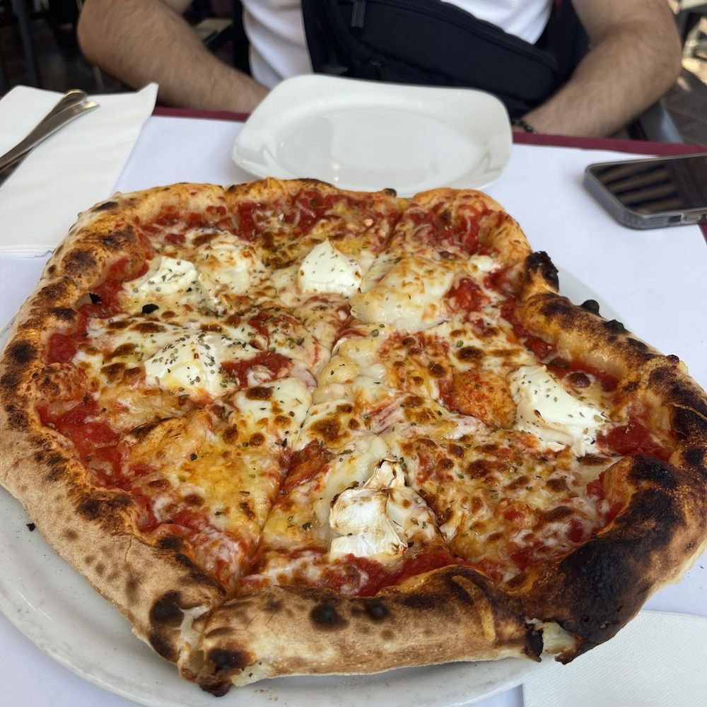 Campo di Fiori - Four cheese pizza - Italian Near Me - Nice, 06 Campo di Fiori - Four cheese pizza - Italian Near Me - Nice, 06