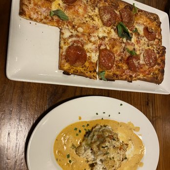 Del Frisco's Grille - Roasted Tomato & Pepperoni Flatbread, Jumbo Lump Crabcake - New American Near Me - Hoboken, New Jersey Del Frisco's Grille - Roasted Tomato & Pepperoni Flatbread, Jumbo Lump Crabcake - New American Near Me - Hoboken, New Jersey