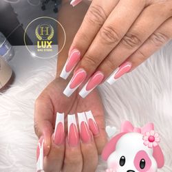 Lux Nail Studio