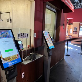Fuddruckers - Empty line, broken terminals at a sad outing to Fuddruckers. - Burgers Near Me - Miami, Florida Fuddruckers - Empty line, broken terminals at a sad outing to Fuddruckers. - Burgers Near Me - Miami, Florida