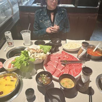 Chubby Cattle - Golden chicken pot Tomato Oxtail Pot Wagyu Beef Combo - Hot Pot Near Me - Las Vegas, Nevada Chubby Cattle - Golden chicken pot Tomato Oxtail Pot Wagyu Beef Combo - Hot Pot Near Me - Las Vegas, Nevada