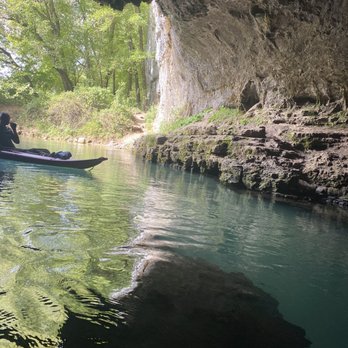Carr's Canoe Rental - Rafting/Kayaking Near Me - Eminence, Missouri