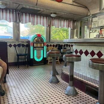 Arnold’s Wayside Diner - Food Trucks Near Me - Lincoln, New Hampshire