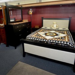 Wood Grains Furniture & Gifts - Solid Wood Amish Bedroom Furniture