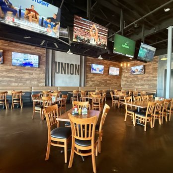 Union Grill & Tap - Inside looking towards TVs & bathrooms - 9/1/26 - Gastropubs Near Me - Gilbert, Arizona