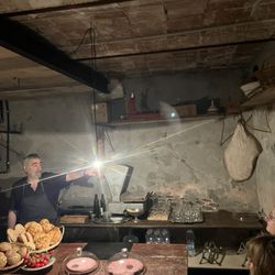 Bottega Pecchioli - Secound room with the meat and wine tasting