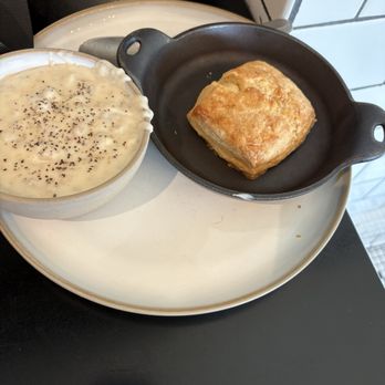 Magnolia Table - Side biscuit and gravy - Breakfast & Brunch Near Me - Waco, Texas