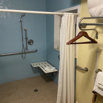 Sea Dell Motel - Shower head was merely rigged up until you turn water on then it fell right off!! - Hotels Near Me - Marathon, Florida Sea Dell Motel - Shower head was merely rigged up until you turn water on then it fell right off!! - Hotels Near Me - Marathon, Florida