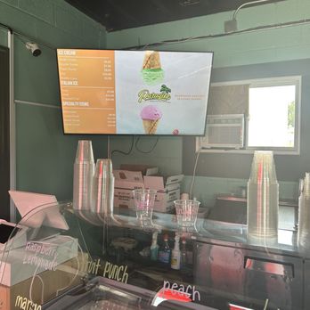 Paradice - Inside - Ice Cream & Frozen Yogurt Near Me - Portsmouth, Virginia Paradice - Inside - Ice Cream & Frozen Yogurt Near Me - Portsmouth, Virginia