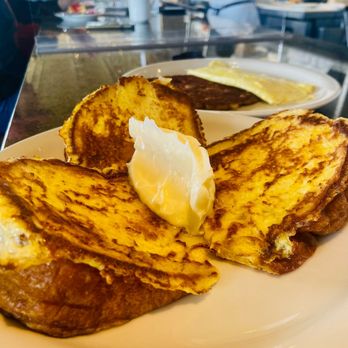 Liliha Bakery - Sweet bread French toast - Bakeries Near Me - Honolulu, Hawaii Liliha Bakery - Sweet bread French toast - Bakeries Near Me - Honolulu, Hawaii