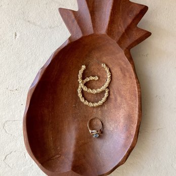 Goodwill - Atascadero - Pineapple monkeypod dish 1.99 - Thrift Stores Near Me - Atascadero, California