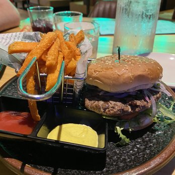 Inca Social - Burger - Beer, Wine & Spirits Near Me - Arlington, Virginia