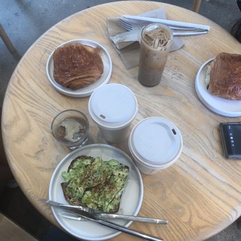 Blue Bottle Coffee - Georgetown - Avocado toast, chocolate croissant, shaken espresso, and new-orleans style - Coffee & Tea Near Me - Washington, DC, District of Columbia