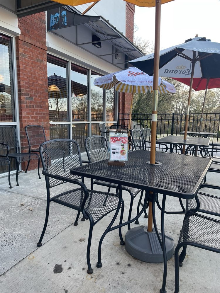 Los Bravos Mexican Resturant