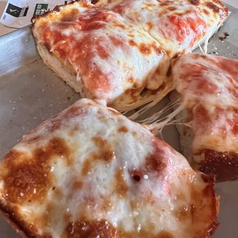 Wrecktangle Pizza - Cheese pizza super thick crust - Pizza Near Me - Minneapolis, Minnesota Wrecktangle Pizza - Cheese pizza super thick crust - Pizza Near Me - Minneapolis, Minnesota