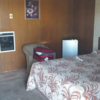 Alamo Inn - Bedroom view - Hotels Near Me - Alamo, Nevada