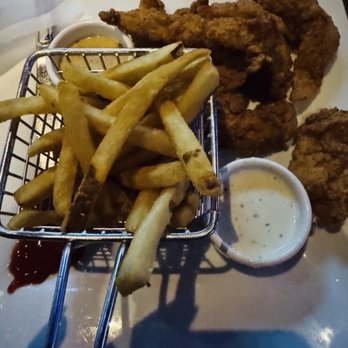 Yard House - Chicken Tenders - Vegetarian Near Me - Gaithersburg, Maryland