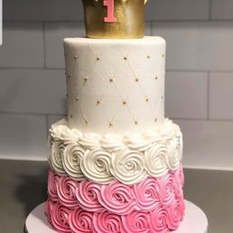My daughters 1st birthday cake. Theme was (royal princess). My daughters 1st birthday cake. Theme was (royal princess).