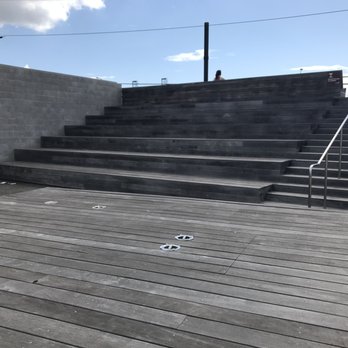 Bay Bridge Trail - Shellmound - Outdoor amphitheater at the Bridge Yard the Bay Bridge Trail - Shellmound. - Parks Near Me - Emeryville, California