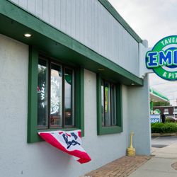 Emil's Sports Bar & Pizza - Exterior