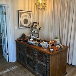 Pisces Skin & Beauty - Reception desk and gift display