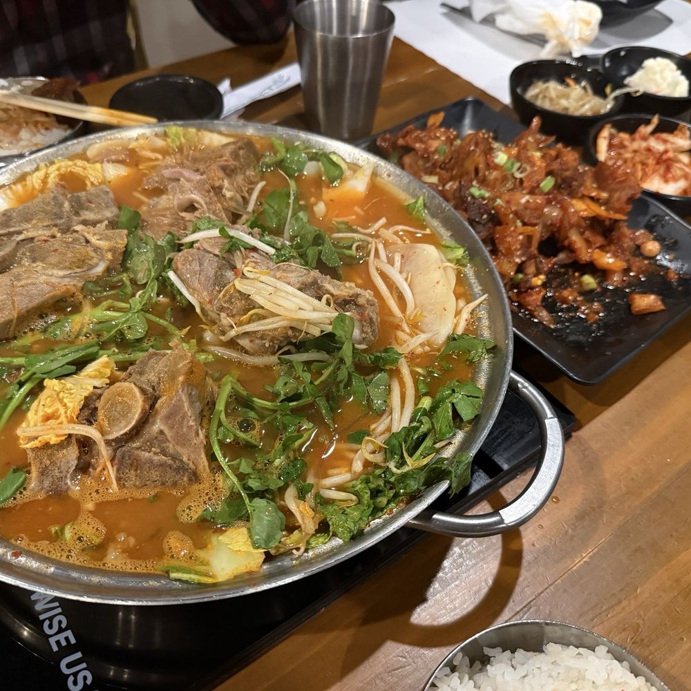 Hanmaru - Gamjatang M - Korean Near Me - Allston, Massachusetts