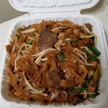 Tasty Gourmet - Dry-style beef chow fun - Cantonese Near Me - Davis, California Tasty Gourmet - Dry-style beef chow fun - Cantonese Near Me - Davis, California