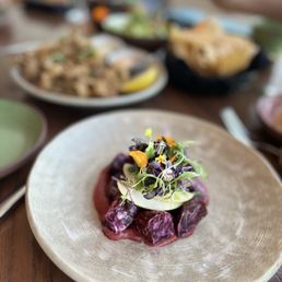 Beet salad (mole Rosa apple and microgreens)