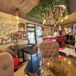 Maya Café lounge & gallery