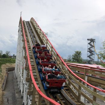 Kentucky Flyer - Going up! - Amusement Parks Near Me - Louisville, Kentucky