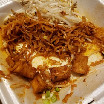 Siam Thai - Pad thai with tofu - Thai Near Me - West Milwaukee, Wisconsin