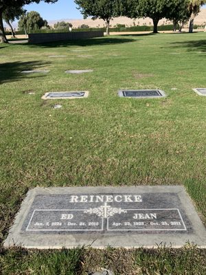 Desert Memorial Park by null