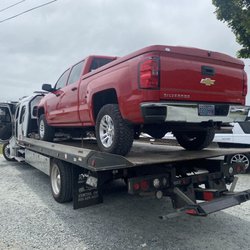 24/7 Truck and Auto Service - Truck in its way to 24/7 truck repair.
