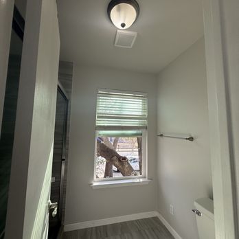 Diaz Remodeling - Bathroom paint job - General Contractors Near Me