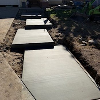 MTS Landscape - new steps, waiting for the lights - Masonry/Concrete Near Me - Moreno Valley, California