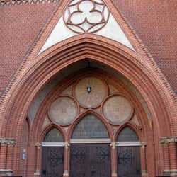 Stephanus-Kirche Berlin-Wedding - Hier ist der Haupteingang des Goitteshauses.
