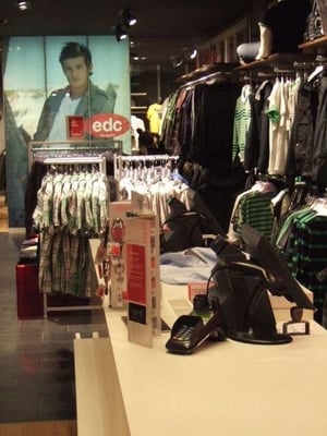 Esprit Fashion Quarree 8 10 Wandsbek Hamburg Germany Phone Number Yelp