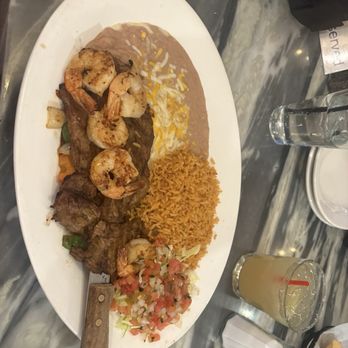 El Mariachi Grill - Carne Asada - Mexican Near Me - Encino, California El Mariachi Grill - Carne Asada - Mexican Near Me - Encino, California