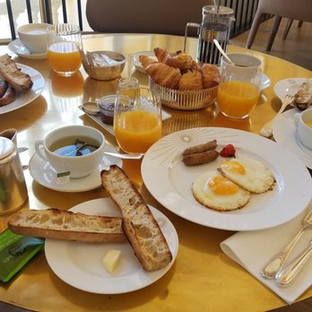 Ore - Ducasse au Château de Versailles - * Our table spread with tons of bread and a bit of protein. - French Near Me - Versailles, 78 Ore - Ducasse au Château de Versailles - * Our table spread with tons of bread and a bit of protein. - French Near Me - Versailles, 78