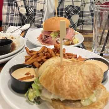 Craftsman Row Saloon - Parisian Holiday Stallone Burger - Pubs Near Me - Philadelphia, Pennsylvania Craftsman Row Saloon - Parisian Holiday Stallone Burger - Pubs Near Me - Philadelphia, Pennsylvania
