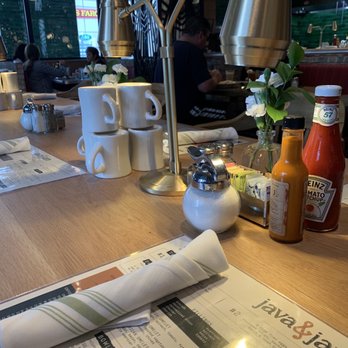 Java & Jam - Communal table. - Breakfast & Brunch Near Me - Fort Lauderdale, Florida Java & Jam - Communal table. - Breakfast & Brunch Near Me - Fort Lauderdale, Florida