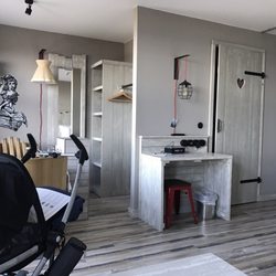 Bretterbude - Das hübsche Zimmer .