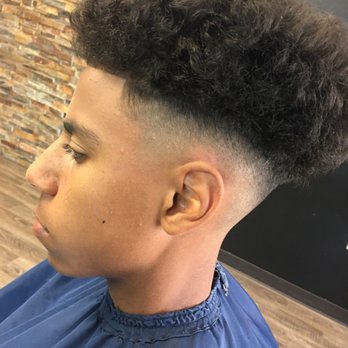 Alex Barber - Mid fade and line up - Barbers Near Me - Camarillo, California
