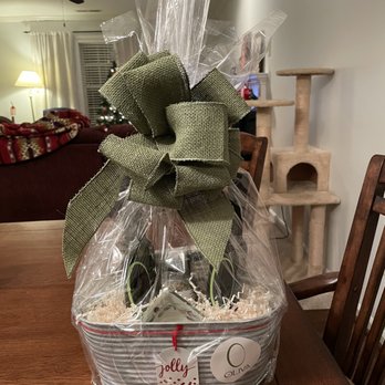 Oliva - a gift basket for a cat sitting on a table - Olive Oil Near Me - Charlottesville, Virginia Oliva - a gift basket for a cat sitting on a table - Olive Oil Near Me - Charlottesville, Virginia