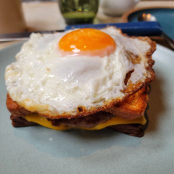 True Laurel - TL Patty Melt with Beef Fat Sizzled Egg - Cocktail Bars Near Me - San Francisco, California True Laurel - TL Patty Melt with Beef Fat Sizzled Egg - Cocktail Bars Near Me - San Francisco, California