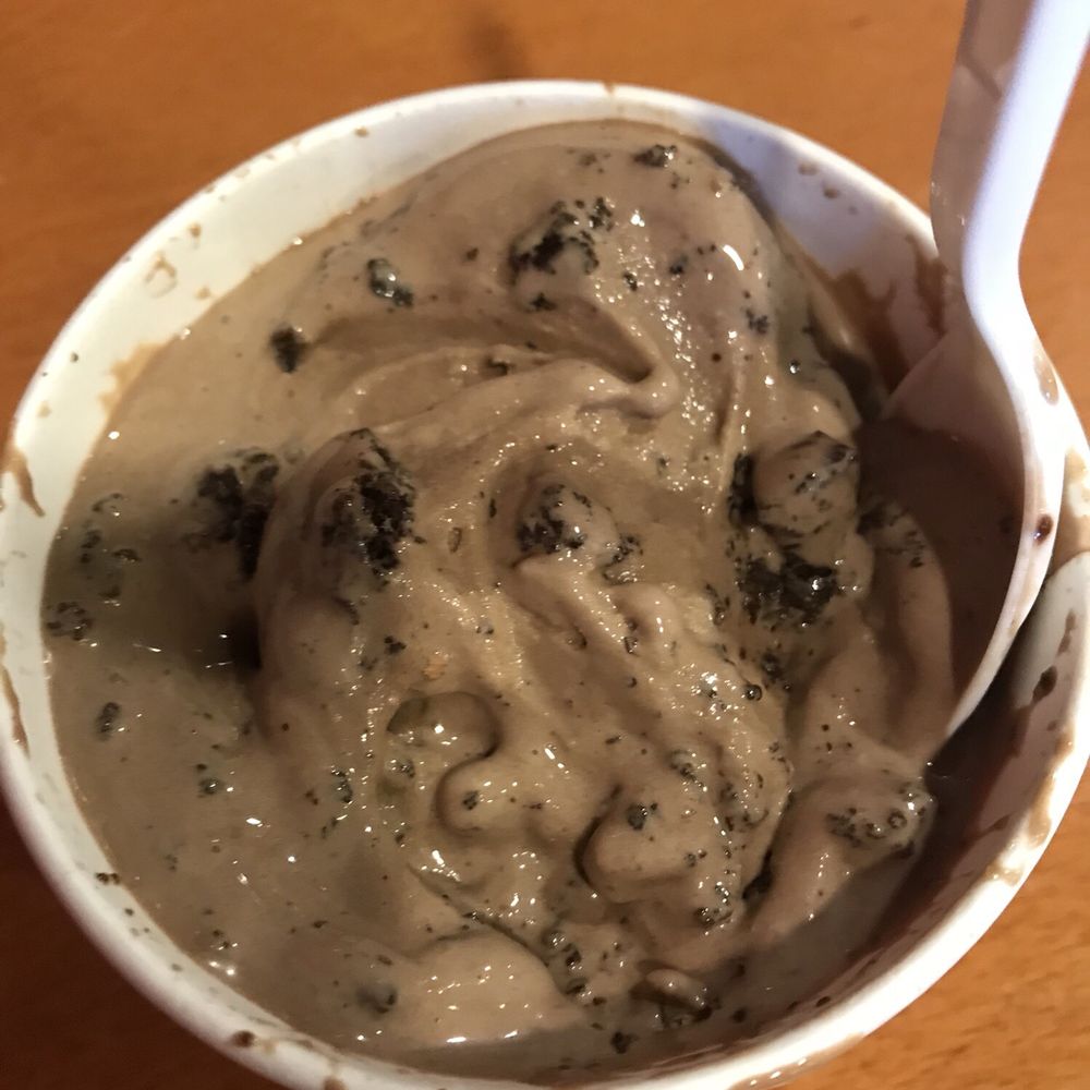 Cold Stone Creamery - Cake batter batter batter with chocolate cake batter ice cream! YUM! ($4ish/small) - Ice Cream & Frozen Yogurt Near Me - Arlington, Texas Cold Stone Creamery - Cake batter batter batter with chocolate cake batter ice cream! YUM! ($4ish/small) - Ice Cream & Frozen Yogurt Near Me - Arlington, Texas