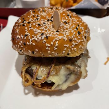 Gordon Ramsay Burger Las Vegas - Stout burger - mushrooms were so good. - Burgers Near Me - Las Vegas, Nevada Gordon Ramsay Burger Las Vegas - Stout burger - mushrooms were so good. - Burgers Near Me - Las Vegas, Nevada