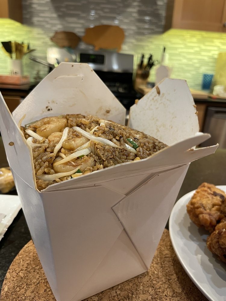 Huie's Chow Mein Logo