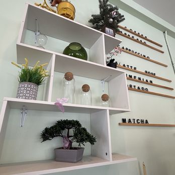 Calidum Cafe - Cafes Near Me - Burbank, California